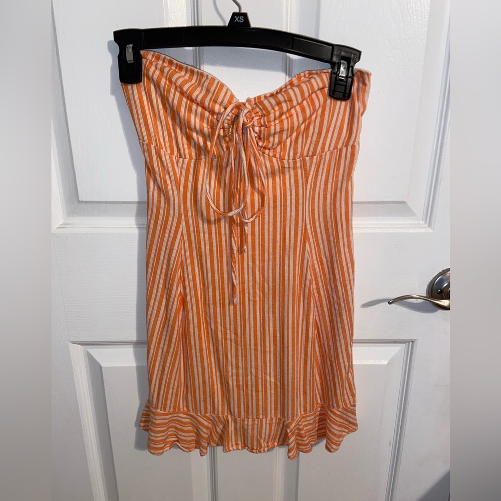 Orange Striped Strapless Dress

Can be worn with straps around neck also